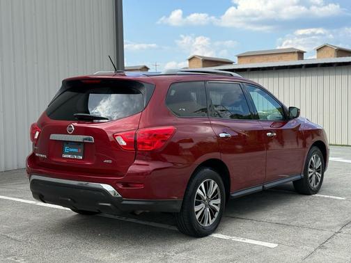 2018 Nissan Pathfinder S