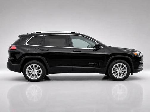 Diamond Black Crystal Pearlcoat 2019 Jeep Cherokee Latitude