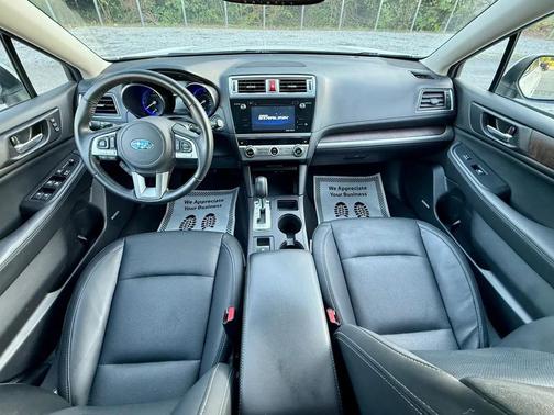 Crystal White Pearl 2017 Subaru Outback 2.5i Limited