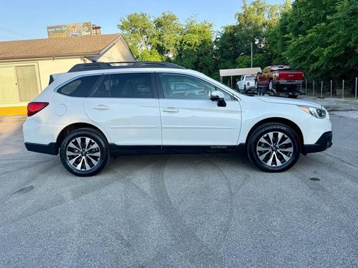 Crystal White Pearl 2017 Subaru Outback 2.5i Limited