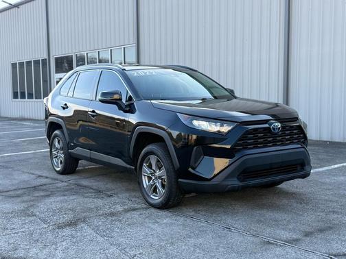2022 Toyota RAV4 Hybrid LE