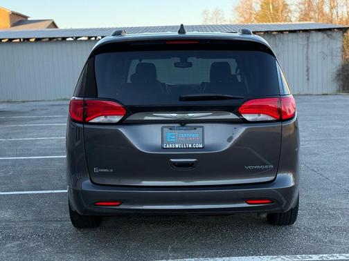 2021 Chrysler Voyager LXI