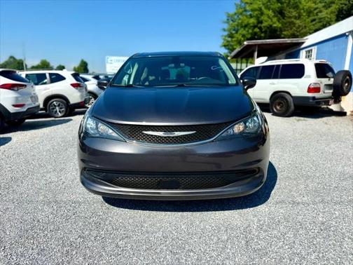 2021 Chrysler Voyager LX