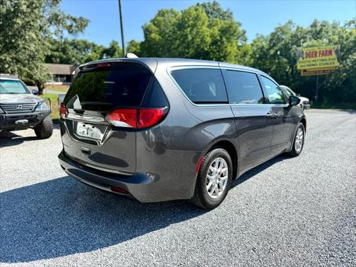 2021 Chrysler Voyager LX