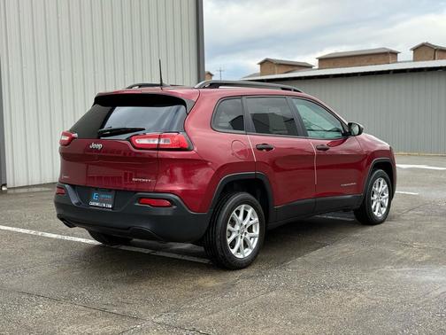 2017 Jeep Cherokee Sport