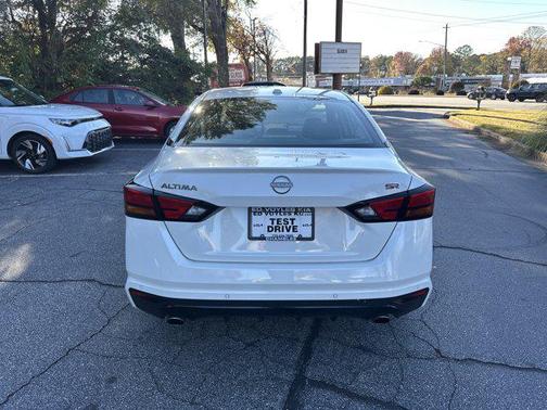 2024 Nissan Altima SR FWD