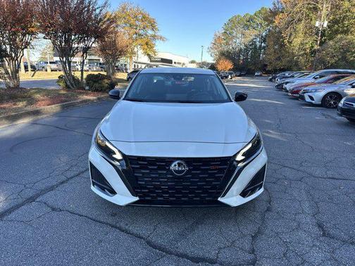 2024 Nissan Altima SR FWD