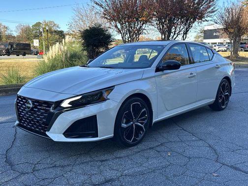 2024 Nissan Altima SR FWD