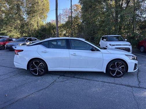 2024 Nissan Altima SR FWD