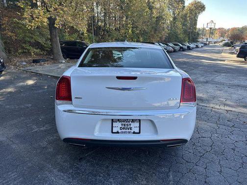 2018 Chrysler 300 Touring