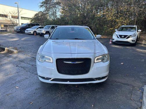 2018 Chrysler 300 Touring