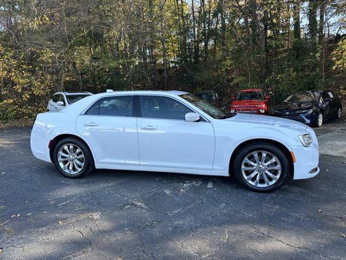 2018 Chrysler 300 Touring