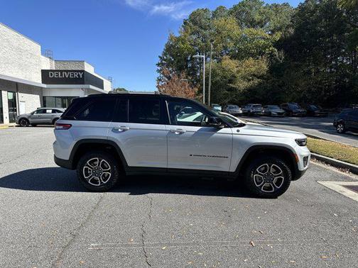2022 Jeep Grand Cherokee 4xe Trailhawk