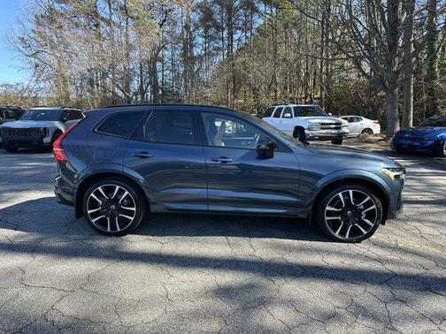 2025 Volvo XC60 B5 Ultra