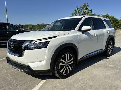 2023 Nissan Pathfinder Platinum FWD