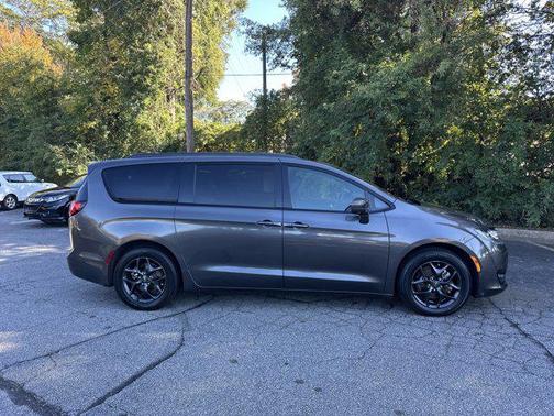 2019 Chrysler Pacifica Touring-L Plus