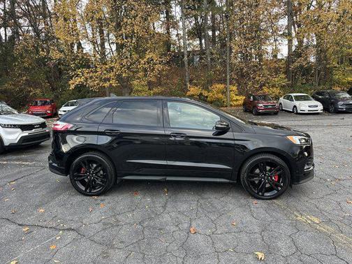 2021 Ford Edge ST