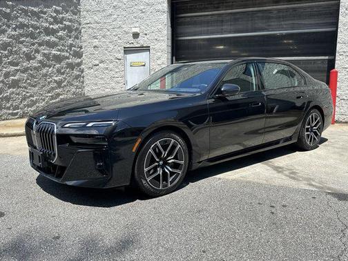 2025 BMW 740 i xDrive