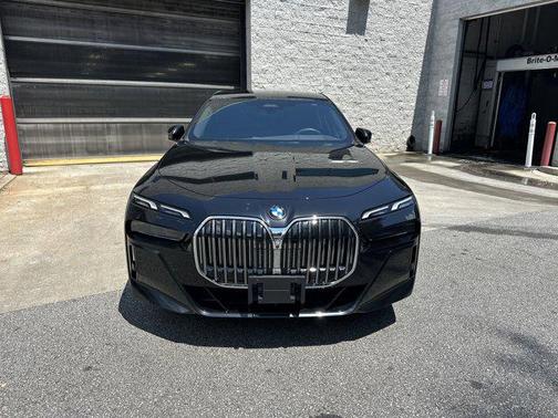 2025 BMW 740 i xDrive