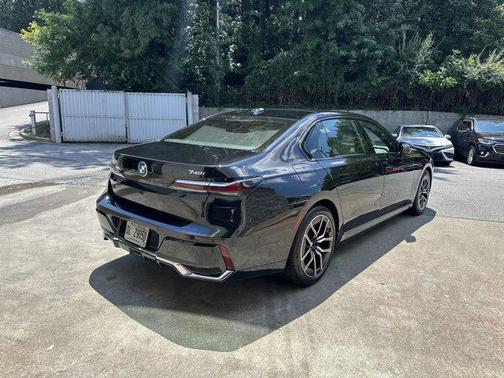 2025 BMW 740 i xDrive