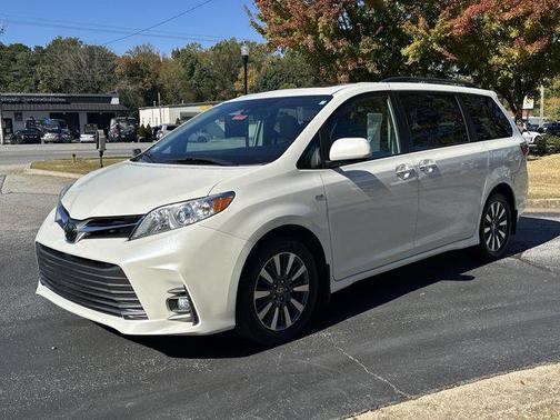 2020 Toyota Sienna XLE Premium