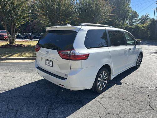 2020 Toyota Sienna XLE Premium