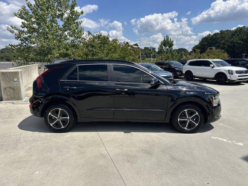 2024 Kia Niro SX
