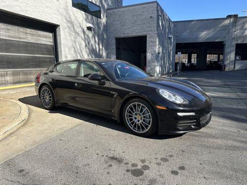 2016 Porsche Panamera 4