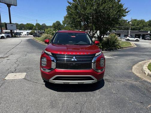 Red Diamond 2023 Mitsubishi Outlander SE 2.5 2WD