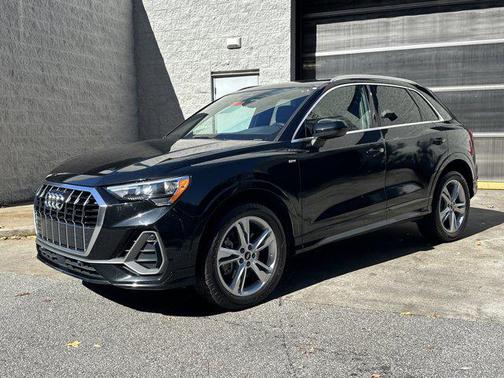 2022 Audi Q3 45 S line Premium