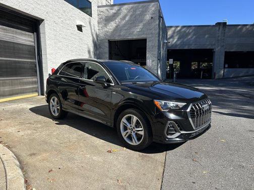 2022 Audi Q3 45 S line Premium