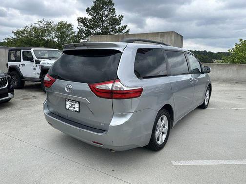 2015 Toyota Sienna LE