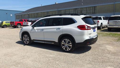 Crystal White Pearl 2022 Subaru Ascent Touring 7-Passenger