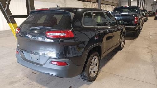 2016 Jeep Cherokee Sport
