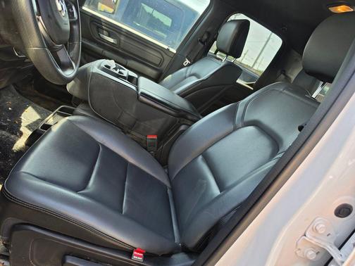 Bright White Clearcoat 2025 RAM 1500 Tradesman
