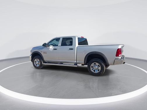 2017 RAM 2500 Tradesman Crew Cab 4x4 6'4' Box