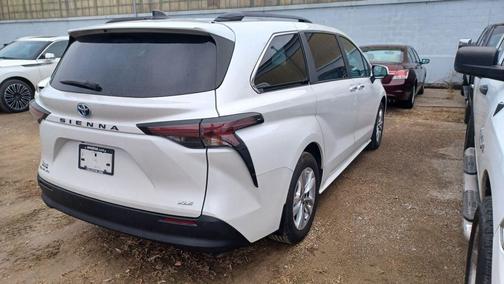 2025 Toyota Sienna XLE