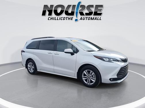 2025 Toyota Sienna XLE