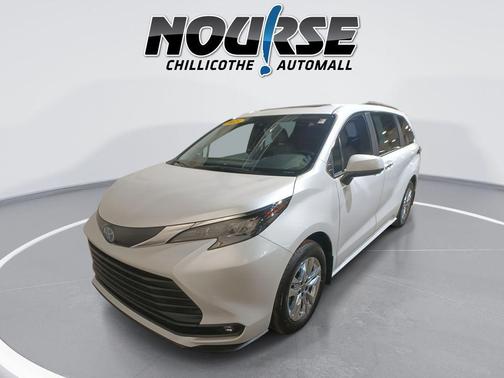 2025 Toyota Sienna XLE