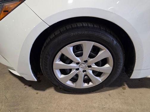 Ice Cap 2023 Toyota Corolla LE