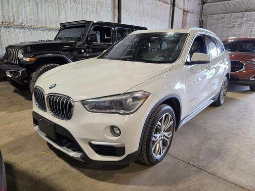 Alpine White 2017 BMW X1 xDrive 28i