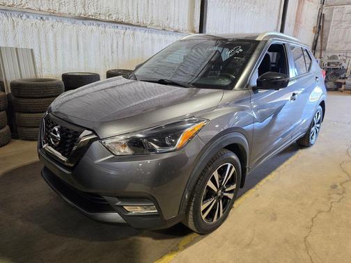 Gun Metallic 2019 Nissan Kicks SR