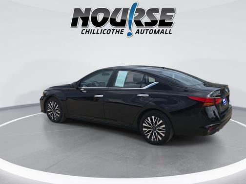 Super Black 2024 Nissan Altima 2.5 SV
