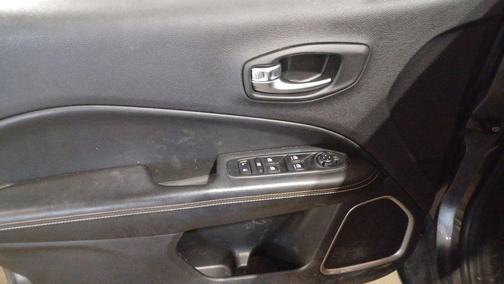 Granite Crystal Metallic Clearcoat 2019 Jeep Compass Latitude