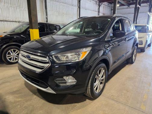 SHADOW BLACK 2018 Ford Escape SE