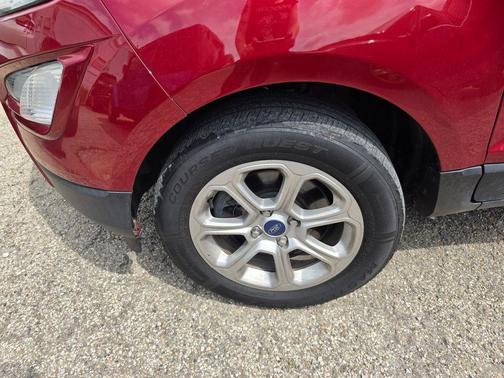 RUBY RED MET TNTD CLEARCOAT 2020 Ford EcoSport SE
