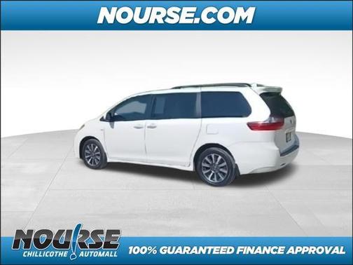 2020 Toyota Sienna XLE