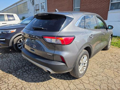 CARBONIZED GRAY 2022 Ford Escape SE