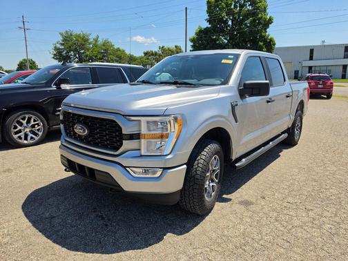 ICONIC SILVER METALLIC 2021 Ford F-150 XL