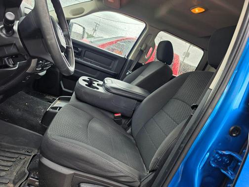 Hydro Blue Pearl 2019 RAM 1500 Express